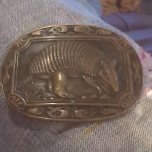 Armadillo Motif Belt Buckle - Bronze Finish